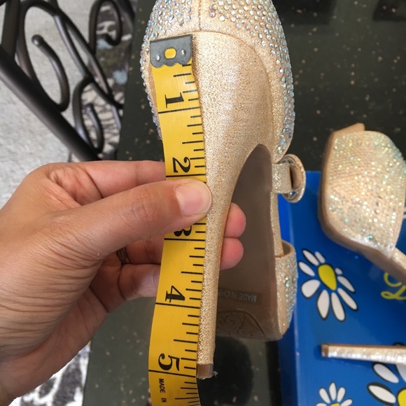 ⬇️Rhinestone bling nude high heels sz 8.5 (used) - Picture 6 of 7